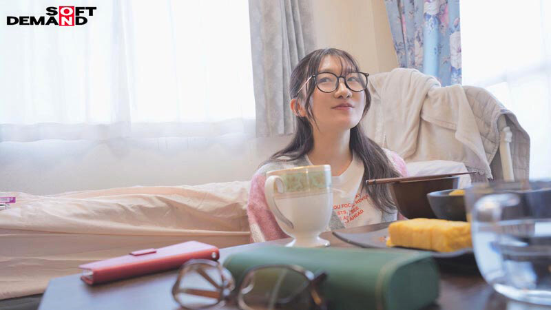 【会社に内緒・自宅で初撮り】奨学金450万、限界新卒ちゃん。地味っぽいけど脱いだらクッソむちエロ漫画ボディ。 きよか 24歳 佐藤白花