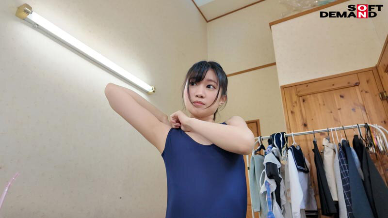 アブナイM願望が芽生えた剛毛マ〇コ浪人生が屈強なデカチン達に終日滅多挿しにされる上京体験。長野県松本市在住 桜庭菜乃花