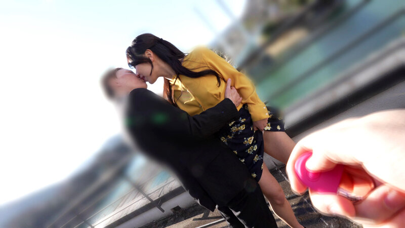 奥様プレバトリモバイ 刺激が欲しい人妻が赤面イキ連発 まんねりに悩む五芭さんをベロチューと猥褻リモバイで連れ回し悶絶失禁させたところ… 五芭