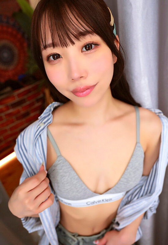 【VR】イ●スタの着替え動画で客を釣る美女店員の密着スポブラ接客にたまらず勃起チ○ポ見せたら向こうも発情こっそりフェラチオ試着室アヘ声押し殺しサイレント中出し 尾崎えりか