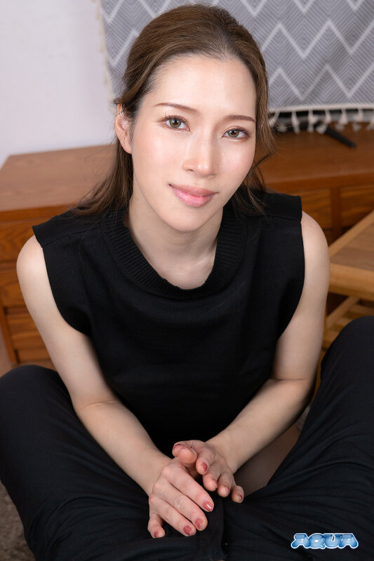 【VR】旦那の精子じゃ妊娠できないから初めて会った男を誘惑して他人棒妊活 二宮和香
