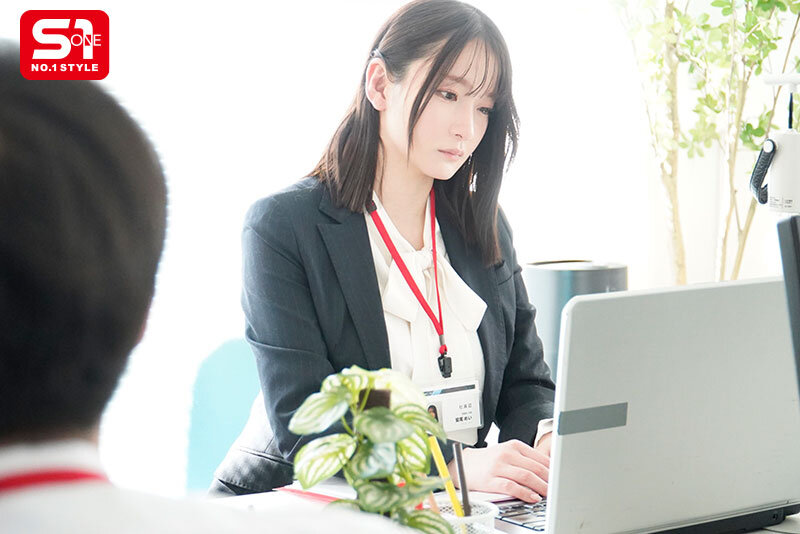 隠れ爆乳OLが今月のノルマ未達成のため本日より1週間全裸出社 私のカラダで皆様を全力ご奉仕・フォローさせていただきます。 鷲尾めい