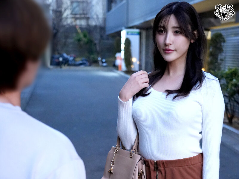 バイト先で働く美しい人妻を家に連れ込み中出しセックス 森沢かな