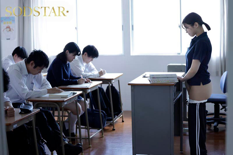 婚期逃した口うるさい●校教師は、授業中の校内露出が趣味なド変態です。生徒たちに趣味が見つかり猿みたいに交尾させられ雌としての本能を思い出す。 唯井まひろ