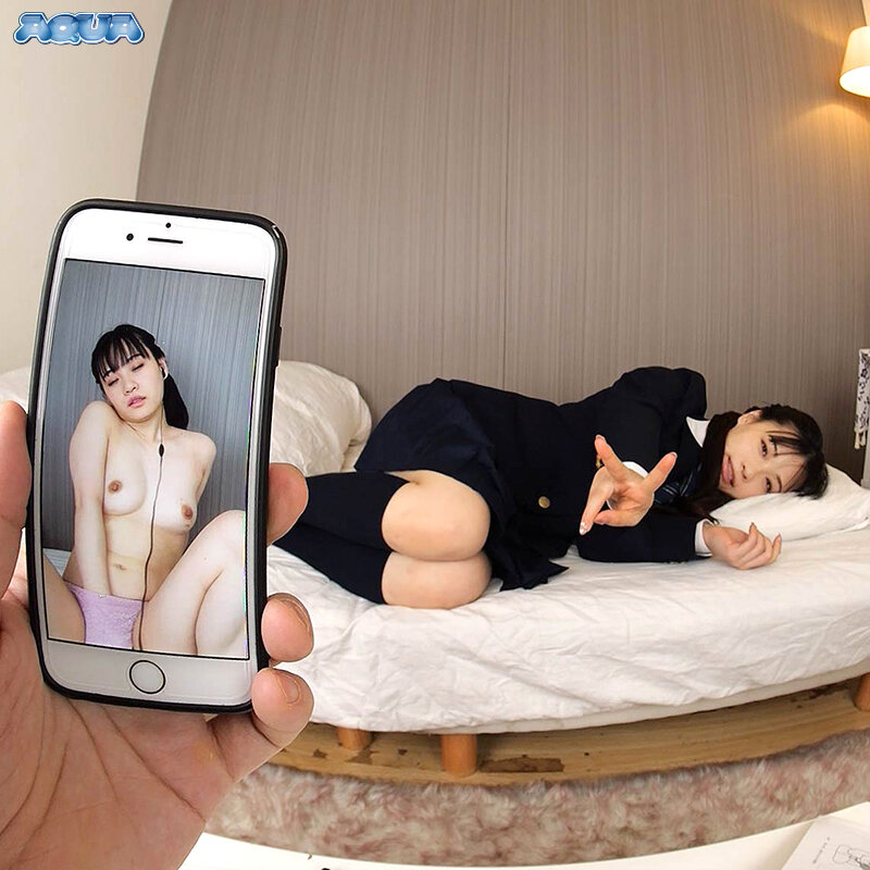 【VR】ネットで拾ったエロ動画をオカズに目の前でバレないようにシコる