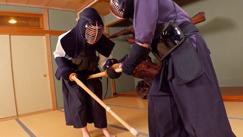 一般男女モニタリングAV 格闘技女子大生vsセクハラレ●プ魔［柔道/少林寺拳法/剣道］勝てば100万円！負けたら即ハメ中出し！ルール無用のセクハラ攻撃に立ち向かえ！白熱の真剣3本勝負！