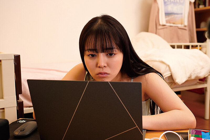 巨乳美大生の悲劇！？課題のヌードモデルを兄と父にお願いしたら勃起が収まらずそのまま3P連続射精！？ 羽月乃蒼