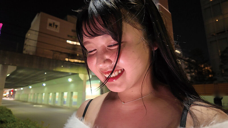 立ちんぼ巨乳女子 夜に立つ理由を密着取材! 尾崎みのり