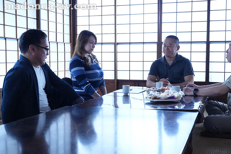 町内会の乳オナホにされた人妻 ～熟乳を躾ける中年オヤジの輪●集会～ 風間ゆみ