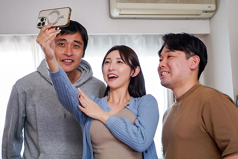 童貞だった僕の巨根を気に入り優しく筆おろしをしてくれた下宿先の憧れの人妻にさらに中出し孕ませSEXをしまくってしまいました… 森沢かな