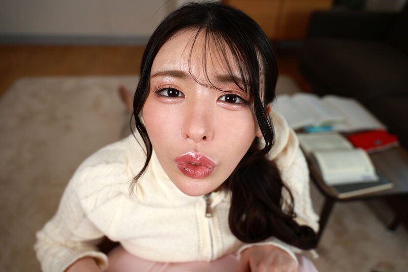 【VR】究極片想いの後輩との密着度の高い日。いい匂いが充満した女子大生の部屋で、何度も’好き’連呼される最高の一日。黒島玲衣
