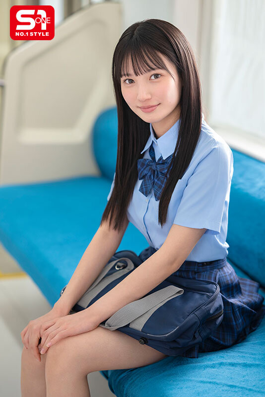 澄み切った透明感の清楚な純真少女をめっちゃくちゃに痴●したい!我慢できずこっそり痴●したら…まさかの俺の粘着テクの虜に。 榊原萌