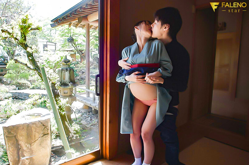 子作り目的でやってきた新婚旅行中の旦那さんをこっそり寝取り淫語で誘惑SEXしちゃう仲居さん 御園もも