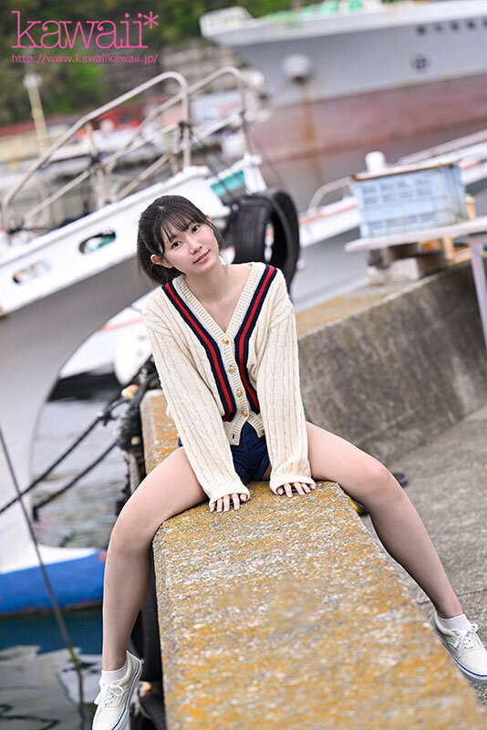 このシャイなヒロインにグチャグチャにぶっかけます。 谷村凪咲