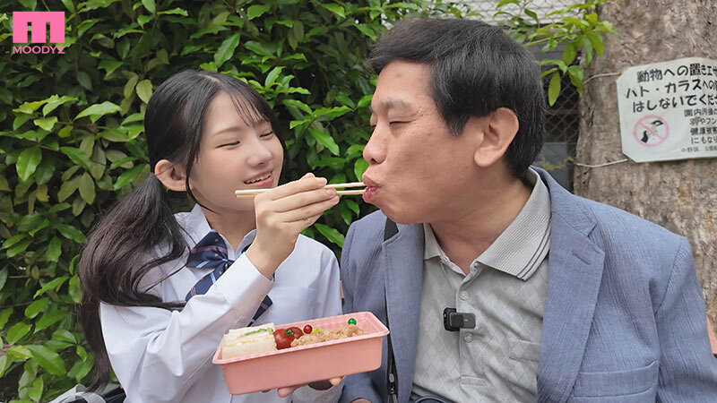 1日恋人ごっこ×おじさんぽ 制服J●のベロキス誘惑に負けた中年オヤジは自宅に連れ込み何度も、何度も、唾液を飲み合い中出しセックスしてしまった… 夏色みか