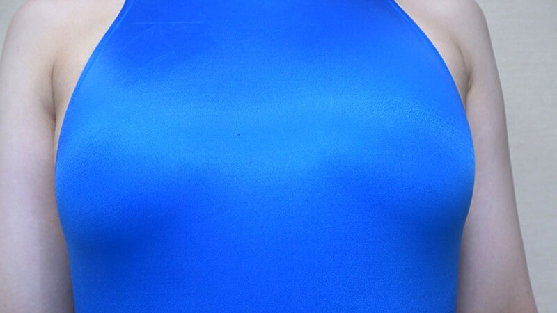 永野鈴 濡れてテカってピッタリ密着 神競泳水着 可愛い女子の競泳水着姿をじっとりと堪能！着替え盗撮から始まり貧乳から巨乳にパイパン、ハミ毛、ジョリワキ等のフェチ接写やローションソーププレイや競泳水着ぶっかけ等を完全着衣で楽しむAV